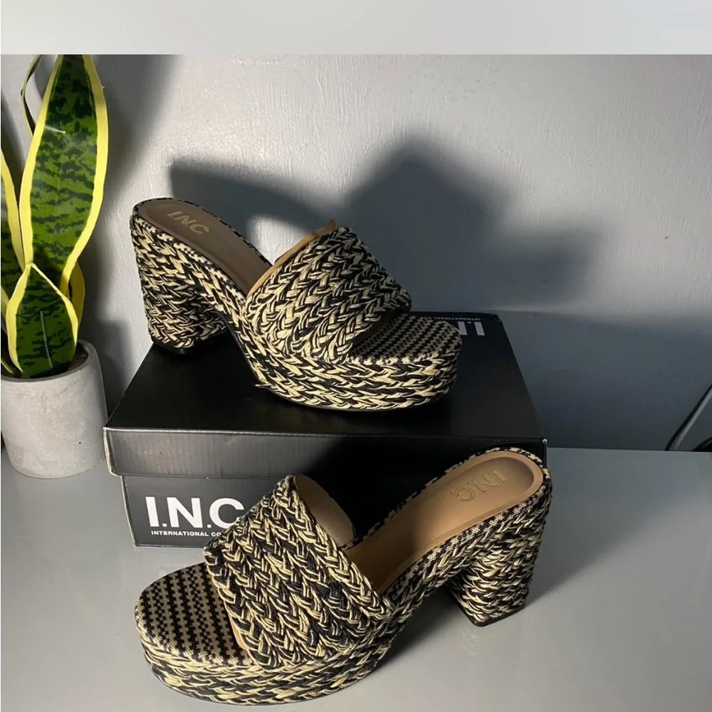 INC International Concepts Black and Tan Woven Platform‎ Sandals